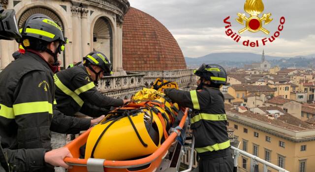 Accusa un malore sulla Cupola del Brunelleschi, importante intervento dei Vigili del Fuoco