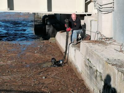 Pisa, Navicelli: una squadra d’emergenza per la pulizia dei canali