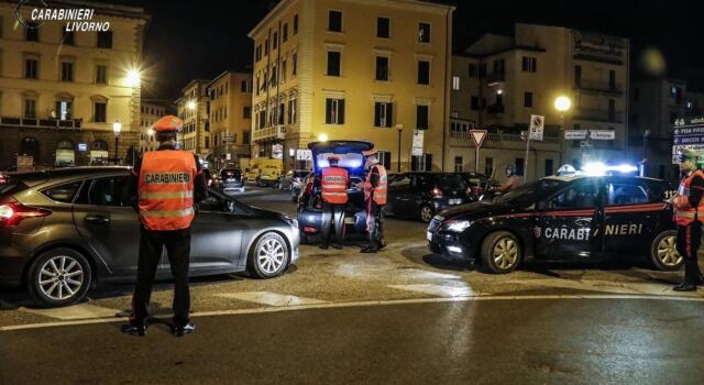 Rapina una donna in centro a Livorno ma viene fermato dai Carabinieri