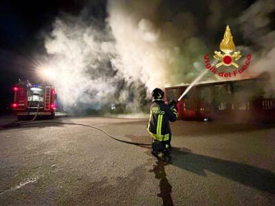 Incendio container nel comune di Campi Bisenzio, intervento concluso dai Vigili del Fuoco