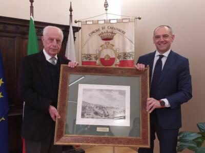 Il sindaco Menesini ha ricevuto Enrico Fenrandez Affricano: salvato dalle persecuzioni razziali grazie al comune di Capannori