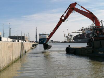 Al via i lavori di dragaggio al Porto di Livorno, Pisano (Port Authority Pisa): “Urge tavolo tecnico”