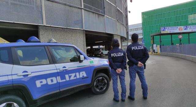 Diversi furti al parcheggio multipiano dell’aeroporto Galileo Galilei di Pisa, indagati due soggetti