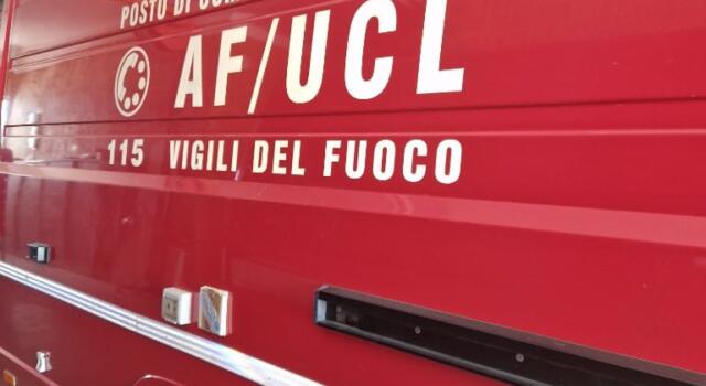 In fiamme imbarcazione ormeggiata sull&#8217;Arno