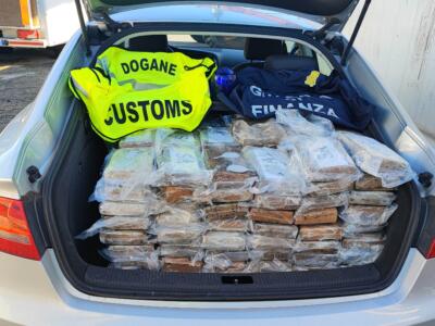 Guardia di Finanza e ADM sequestrano 59 kg di cocaina