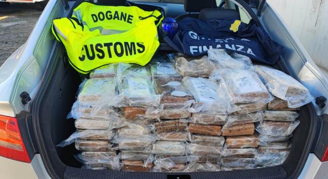 Guardia di Finanza e ADM sequestrano 59 kg di cocaina