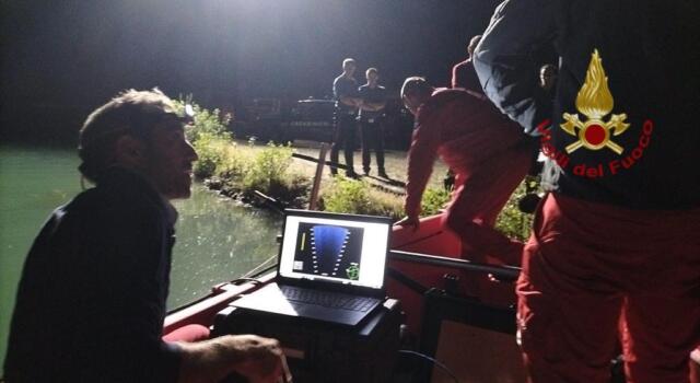 Cade nel lago, 44enne trovato morto dai sommozzatori dei Vigili del Fuoco