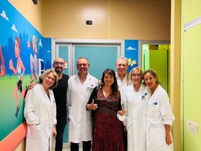 Cristina D’Avena in visita al pronto soccorso pediatrico dell’Ospedale Misericordia di Grosseto