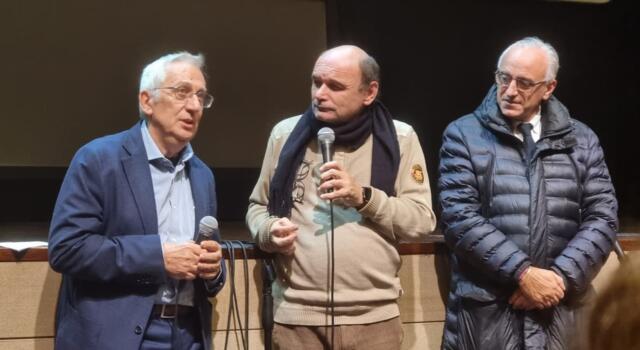 Cinema, &#8216;I naufraghi&#8217; riempiono il Teatro della Compagnia