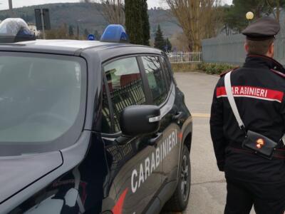 Aggredisce due carabinieri, arrestato 35enne