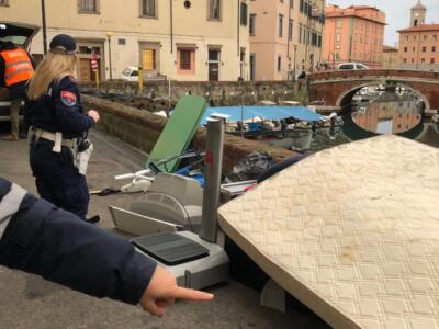 Rifiuti per strada: individuata e denunciata dalla Polizia Municipale la responsabile