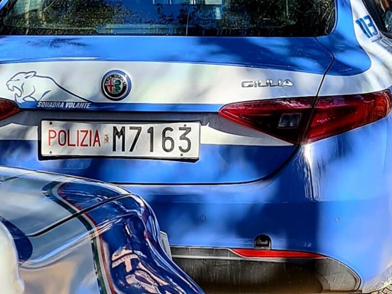 Oltre mezzo chilo di droga nella camera da letto: 21enne fiorentino in manette