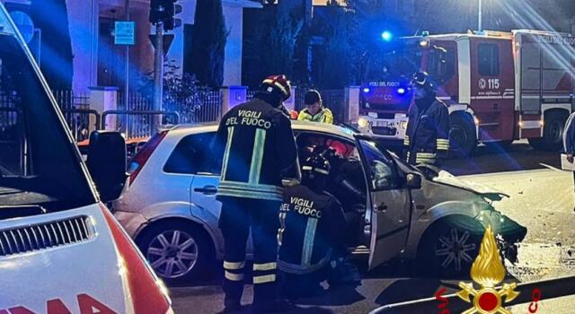 Incidenti stradali: scontro nel Grossetano, grave un 28enne