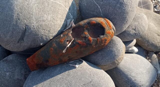 Trovato ordigno bellico in mare, chiusa una spiaggia