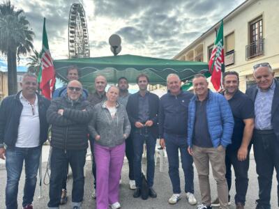 Forza Italia: grande successo per i gazebo a Lucca, Viareggio e Bagni di Lucca